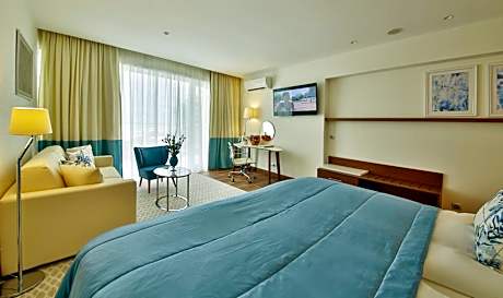 Deluxe Twin Room with Sea View