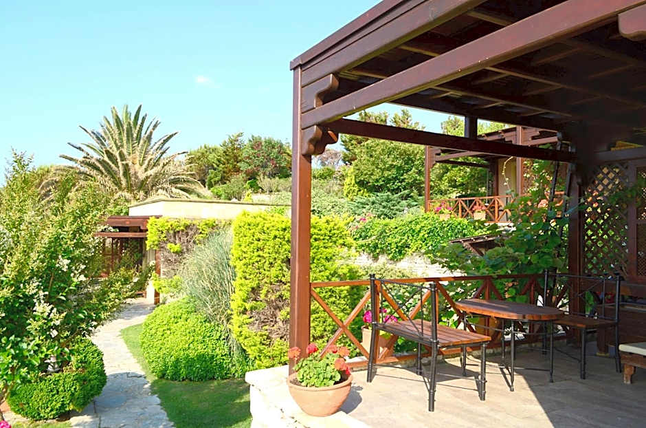 Ada Bacchus Hotel