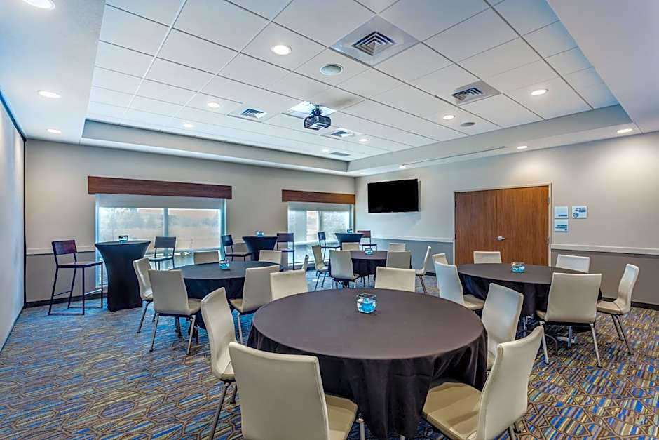 Holiday Inn Express & Suites Rice Lake By IHG