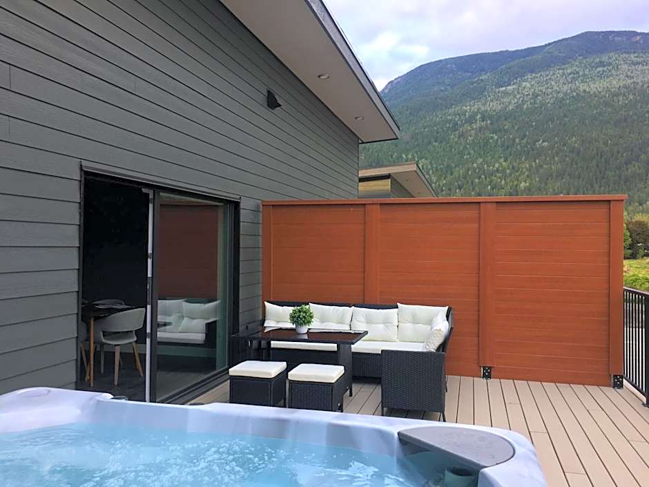 The Revy Den by Revelstoke Vacations
