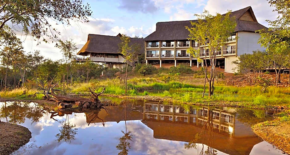 Victoria Falls Safari Club