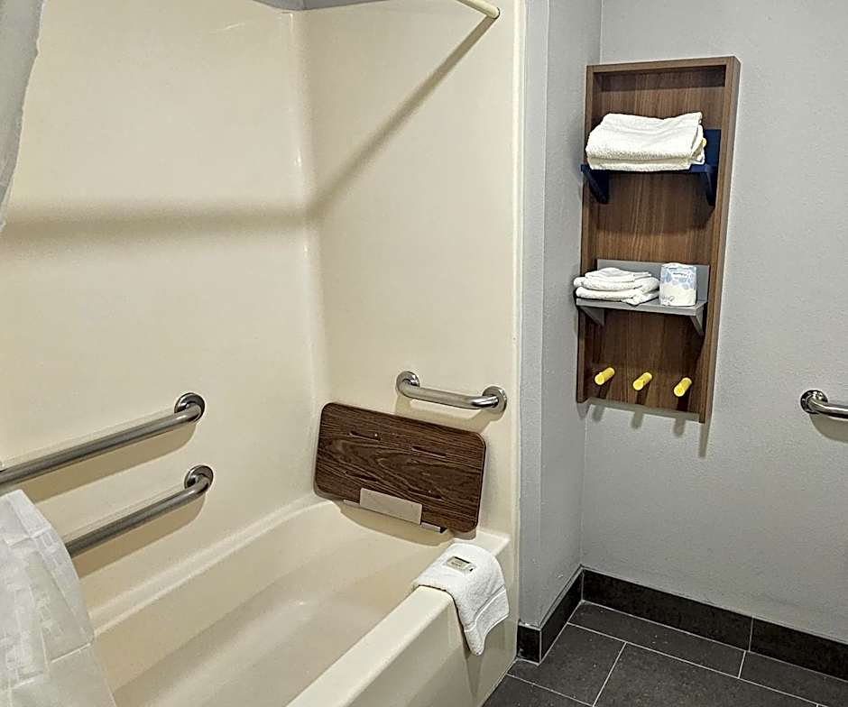 Microtel Inn & Suites By Wyndham Tulsa East