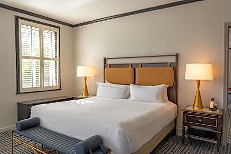 Lunt King Suite W/ Sofa