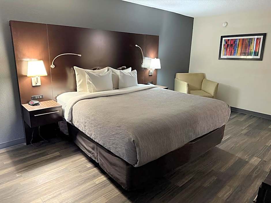 Quality Inn & Suites Banquet Center