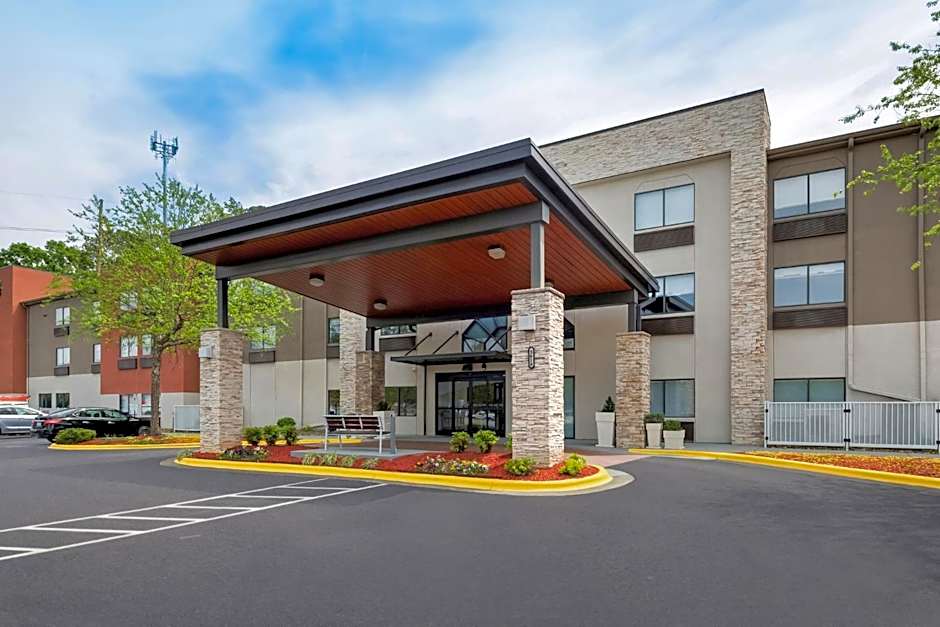 Holiday Inn Express & Suites Raleigh NE - Medical Ctr Area By IHG