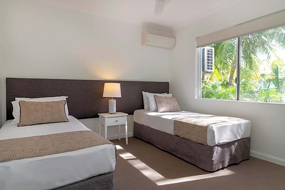 The White House Port Douglas