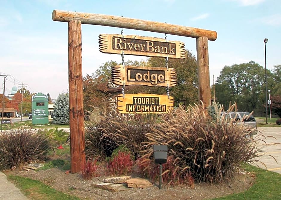 RiverBank Lodge