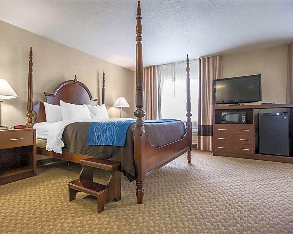 Quality Inn & Suites Dixon Near I-88