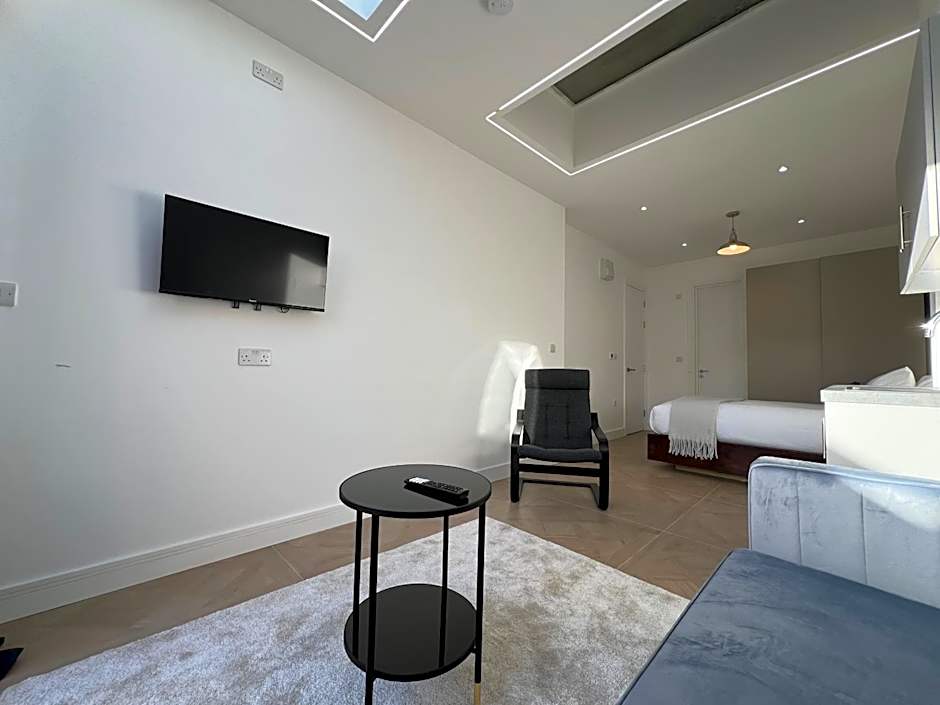 London Studios and Suites