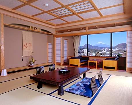 Japanese-Style Twin Room with Mt. Fuji View - West Wing