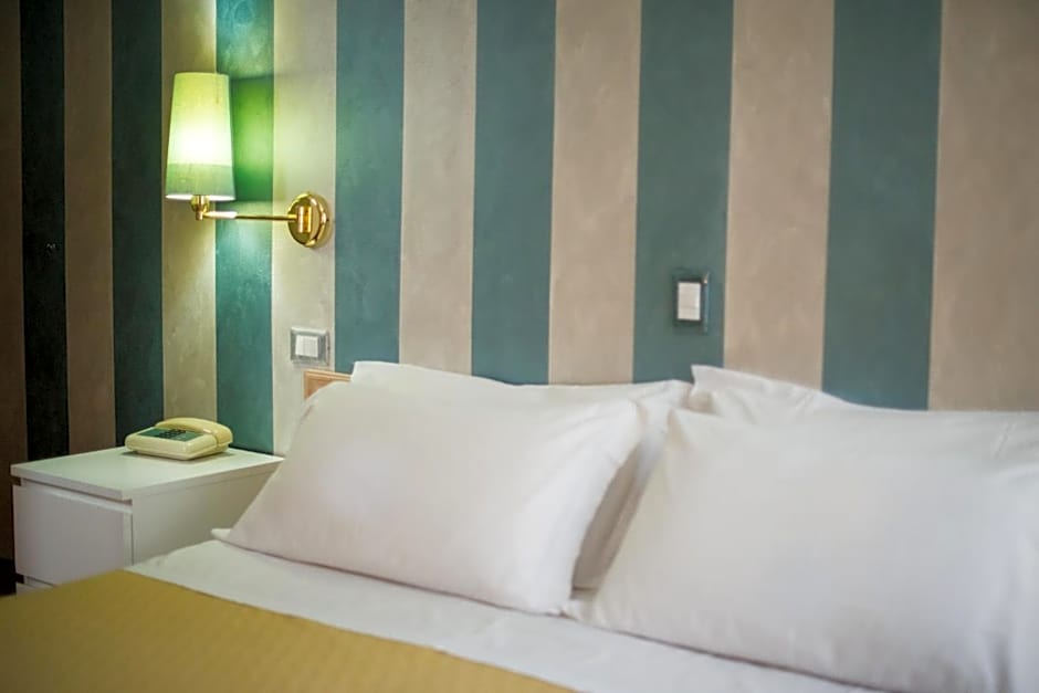 Hotel Diana