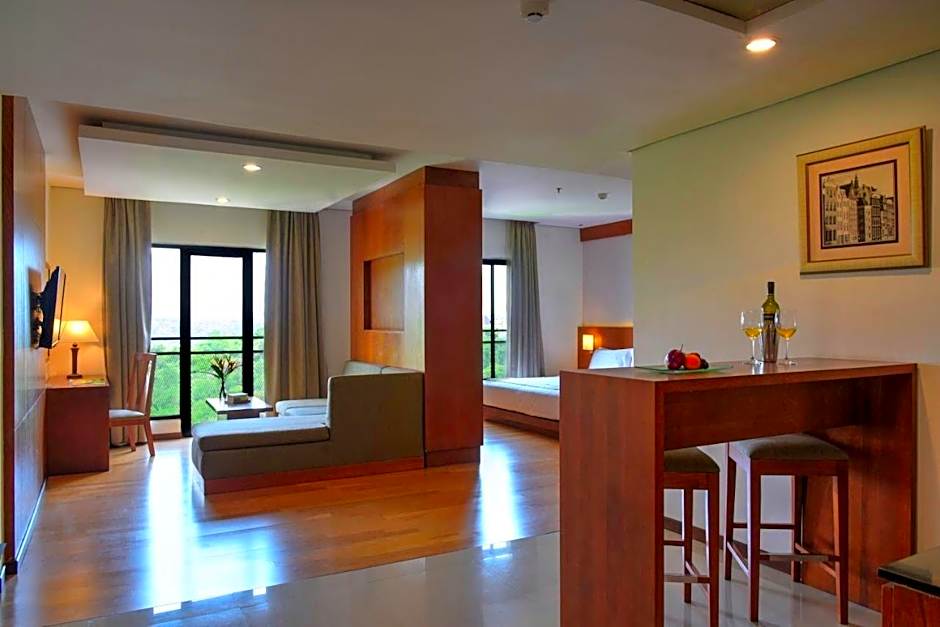 Oak Tree Emerald Hotel & Conventions Semarang