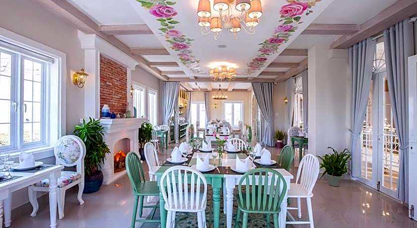 Dalat De Charme Village