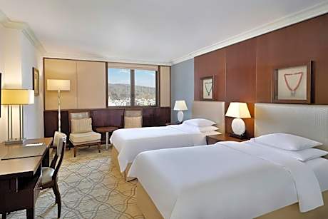 Club Room,  2 Twin Beds