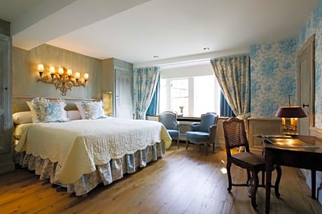 Superior Canal View Room