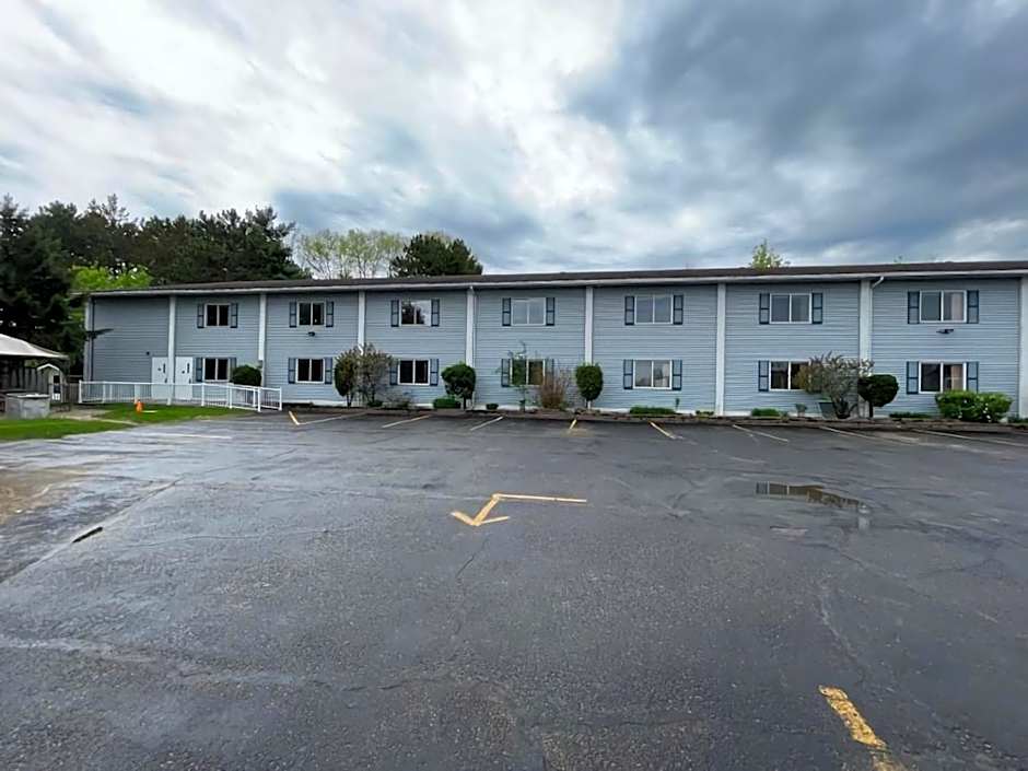 Super 8 by Wyndham Pembroke