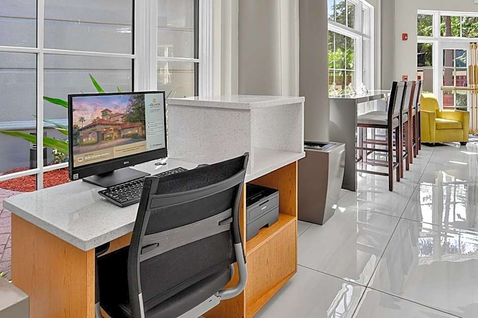 La Quinta Inn & Suites by Wyndham Tampa Brandon Regency Park