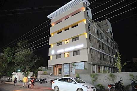 HOTEL CENTER POINT, SOLAPUR