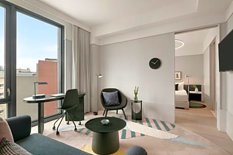One-Bedroom King Suite