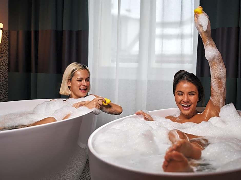 Urban Nature Bad Gastein - Badeschloss