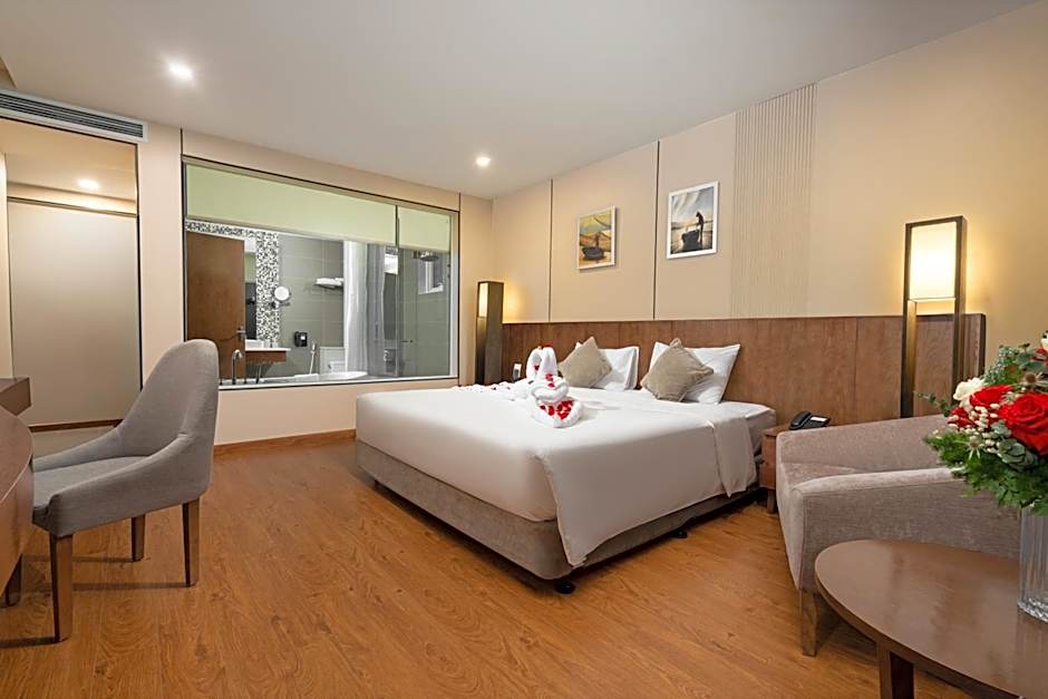 Photo 1 of 7 of 1 King Bed Suite