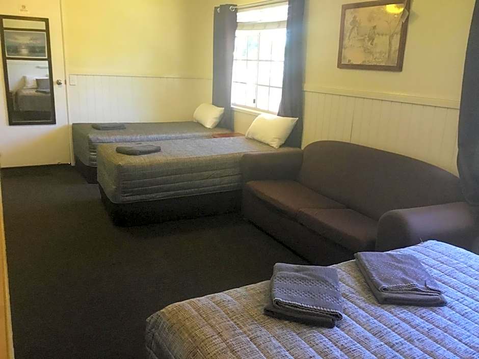 Charleville Waltzing Matilda Motor Inn