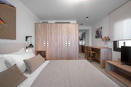 Deluxe Suite with Sea View (Perla)