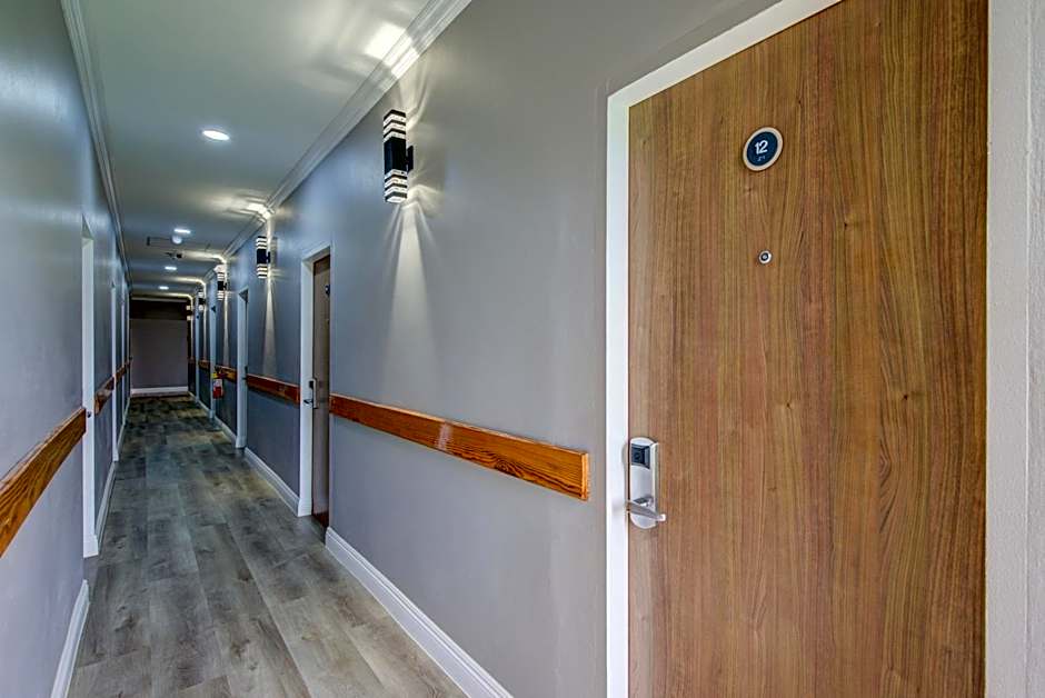 Airport Suites Hotel