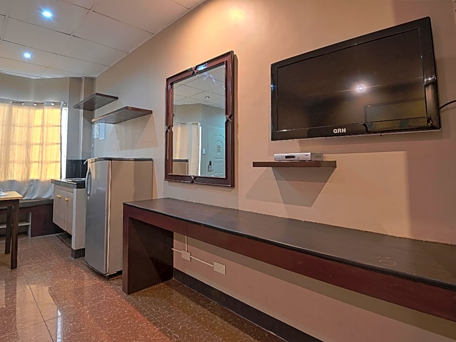 OYO 584 Grace Residence Hall