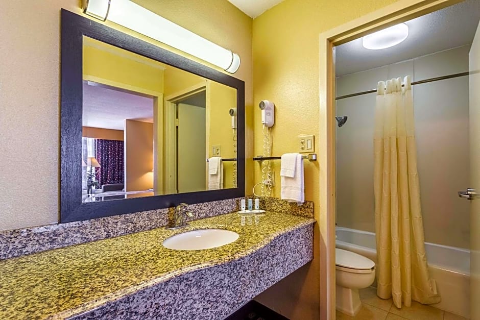 Quality Inn & Suites Baton Rouge West - Port Allen
