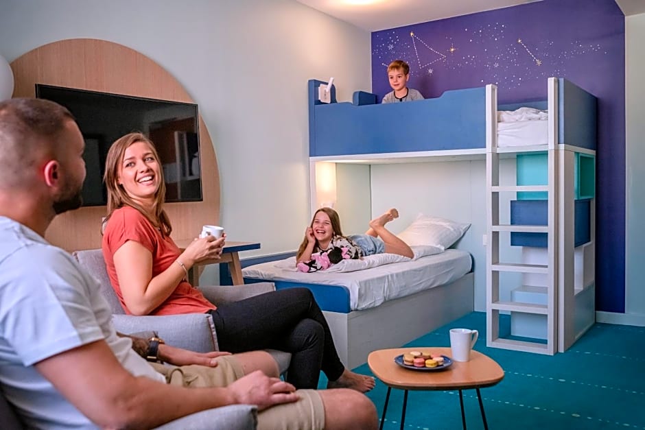 Grand Magic Hotel
