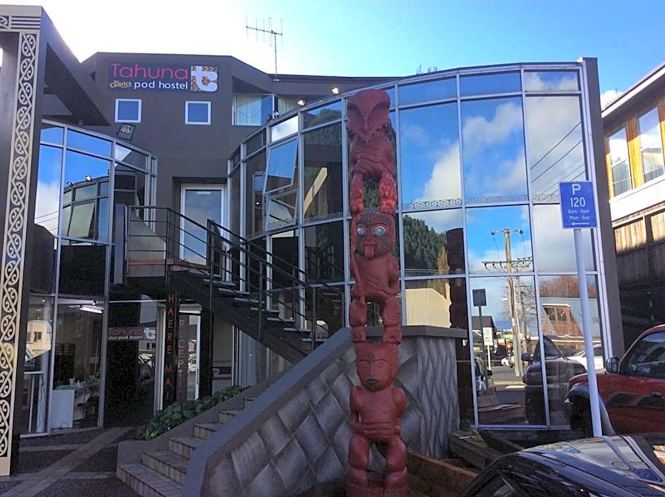 Tahuna Pod Hostel
