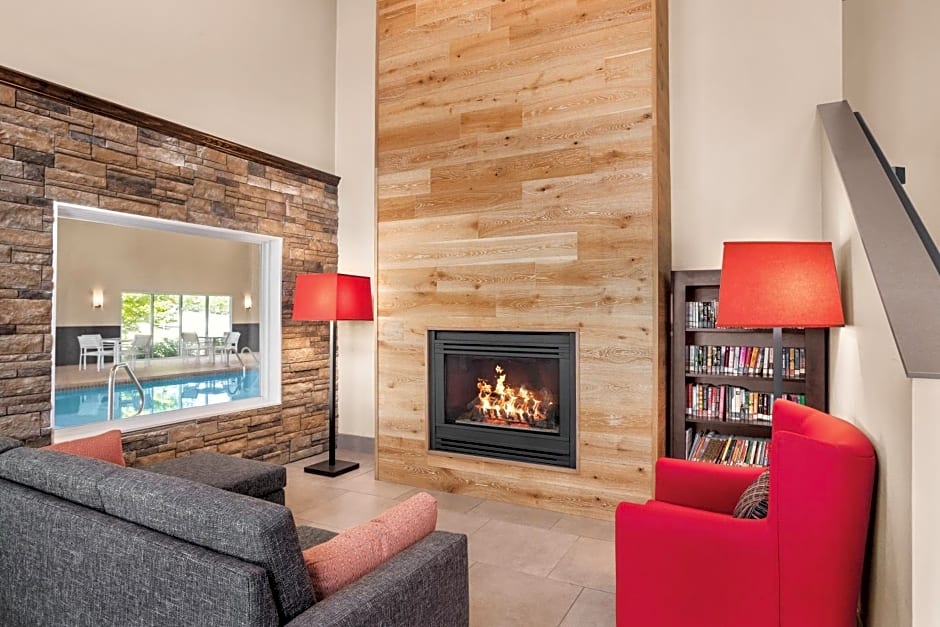 Country Inn & Suites by Radisson, Buffalo, MN