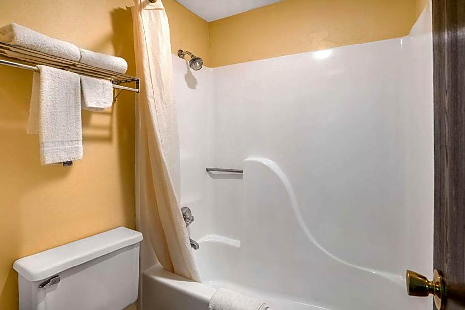 Econo Lodge near Missouri University of Science and Technology