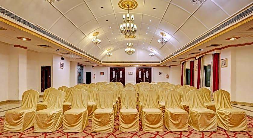 Super Townhouse OAK Hotel City Mark Gurgaon