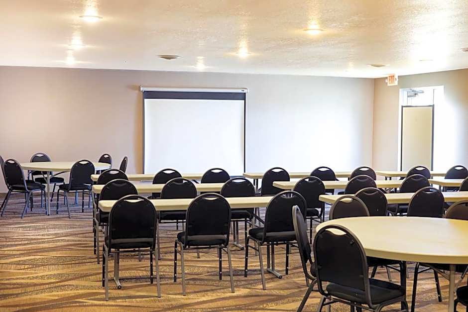 Cobblestone Inn & Suites - Big Lake