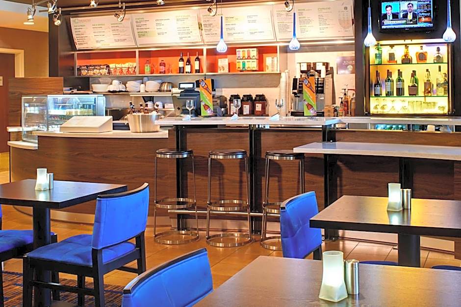Courtyard by Marriott Detroit Utica