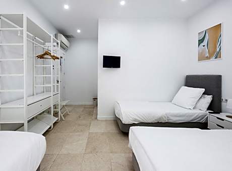 Quadruple Room with Private Bathroom