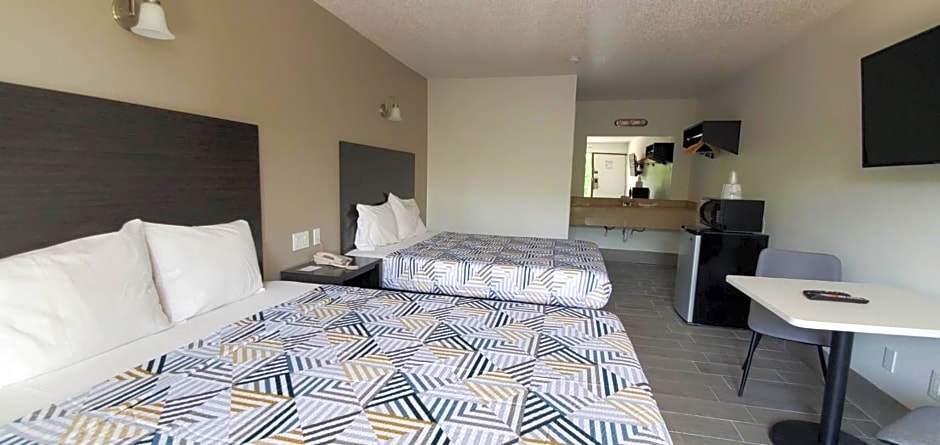 Motel 6 Branson West, MO - Silver Dollar City