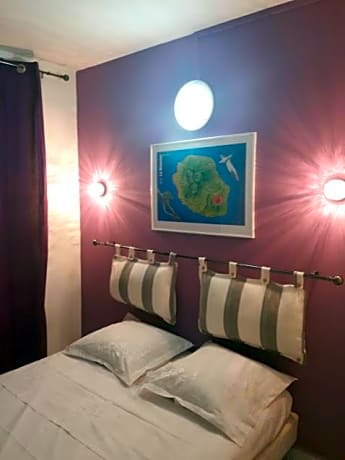 Single Room with Shared Bathroom