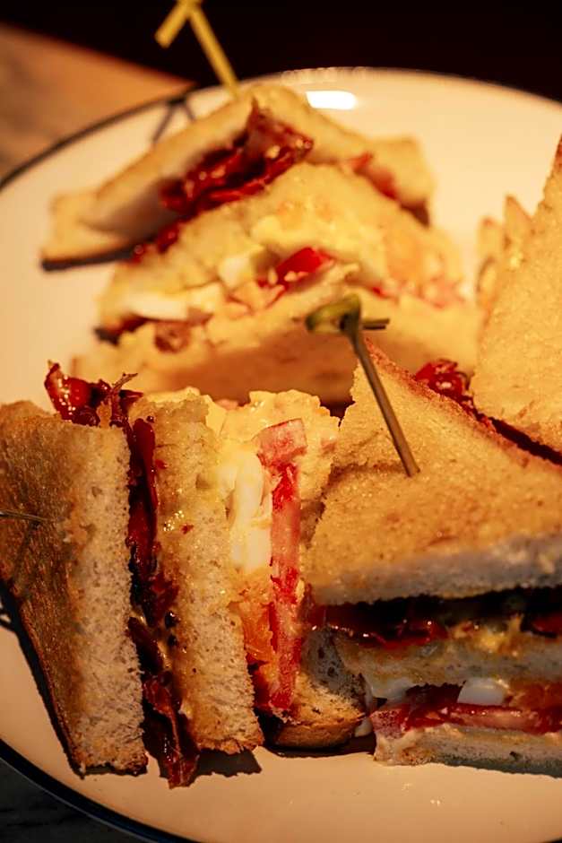 Esqina Cosmopolitan Lodge