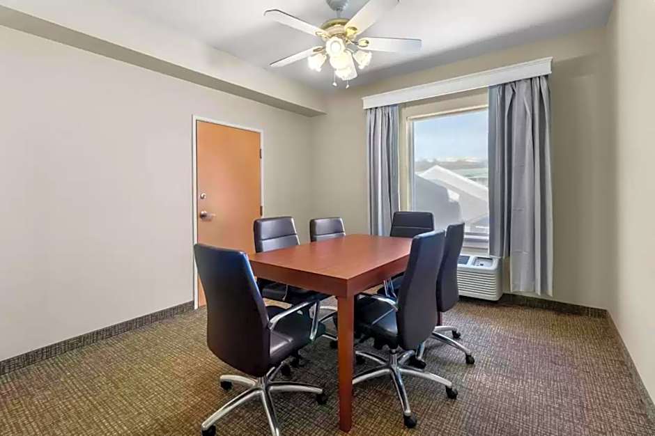 Comfort Suites At Rivergate Mall