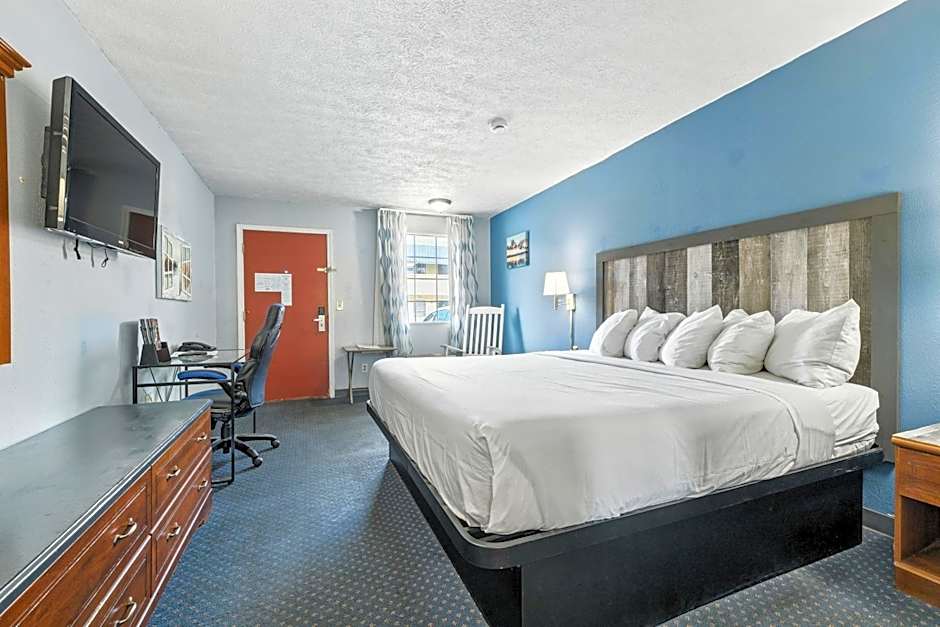 Days Inn & Suites by Wyndham Terre Haute