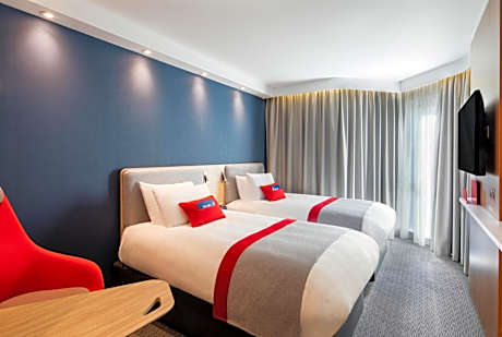 Standard Twin Room with Free Hot Breakfast