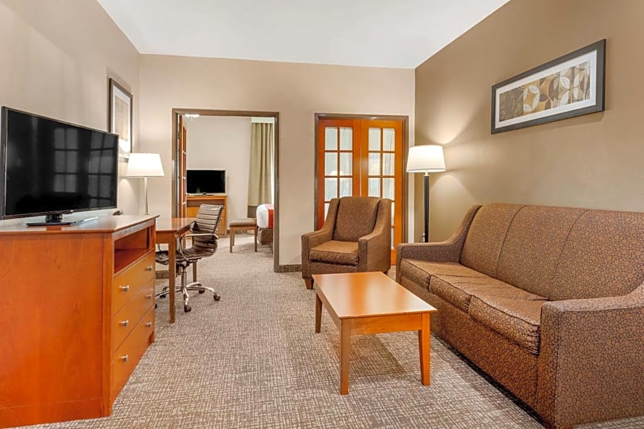 Comfort Suites Dallas Park Central