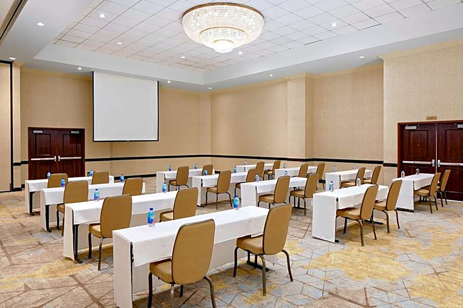 Hotel Zessa Santa Ana - a DoubleTree by Hilton