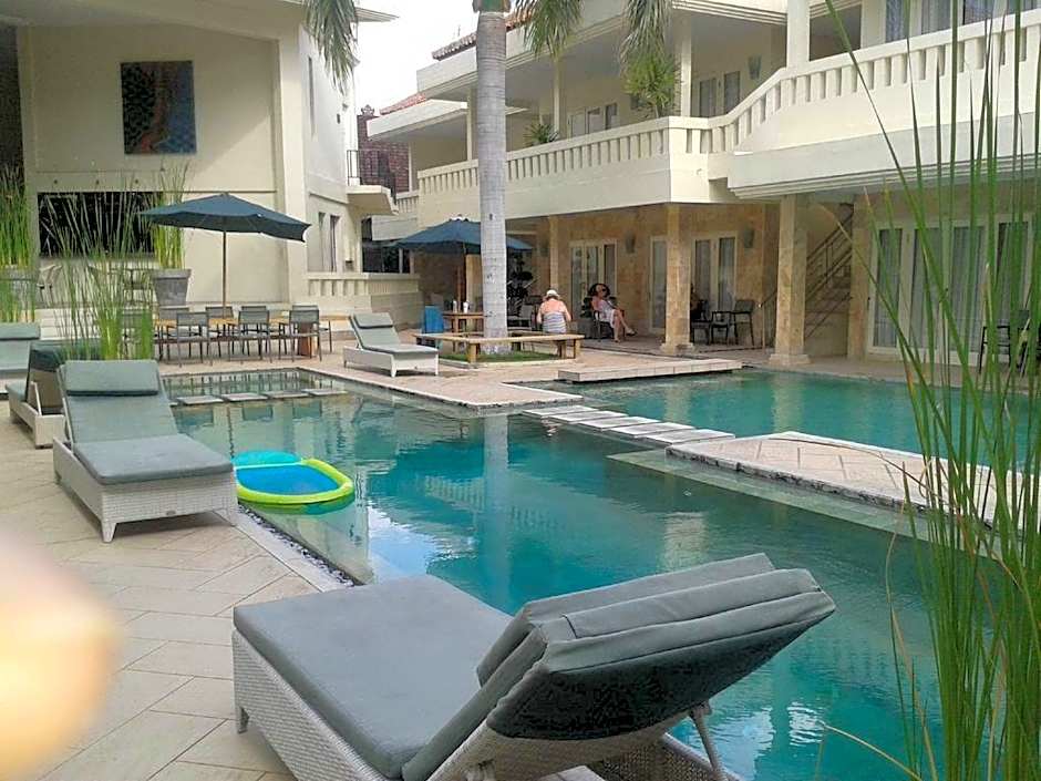 Bali Court Hotel & Apartment