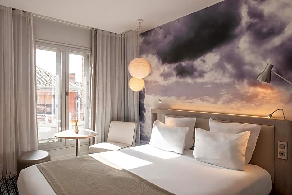 Le Grand Balcon Hotel