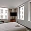 CLUB QUARTERS HOTEL, CENTRAL LOOP
