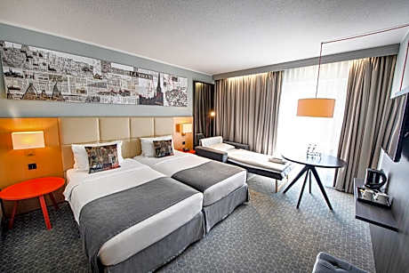 Standard Twin Room with Extra Bed